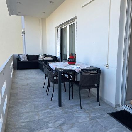 Christina_Apt خانيا المظهر الخارجي الصورة