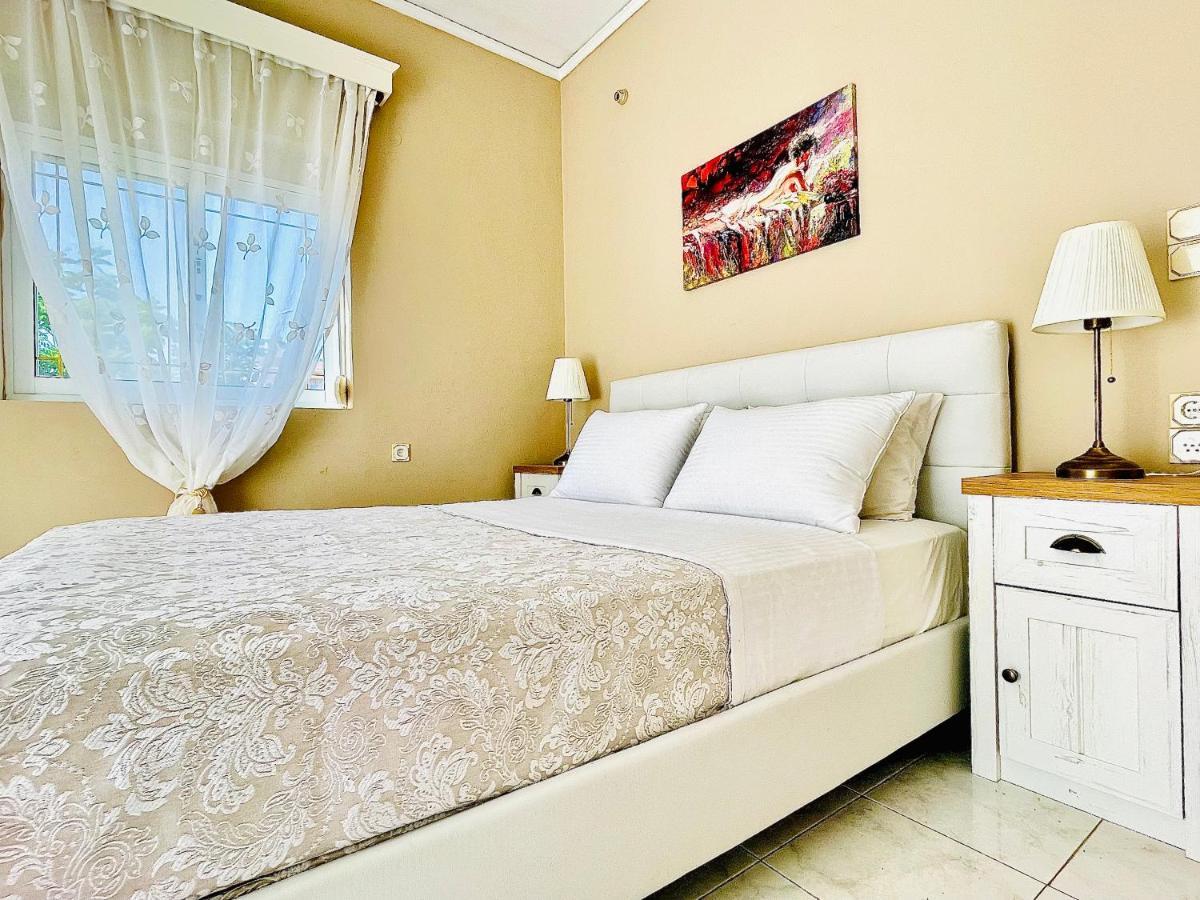 Christina_Apt خانيا المظهر الخارجي الصورة