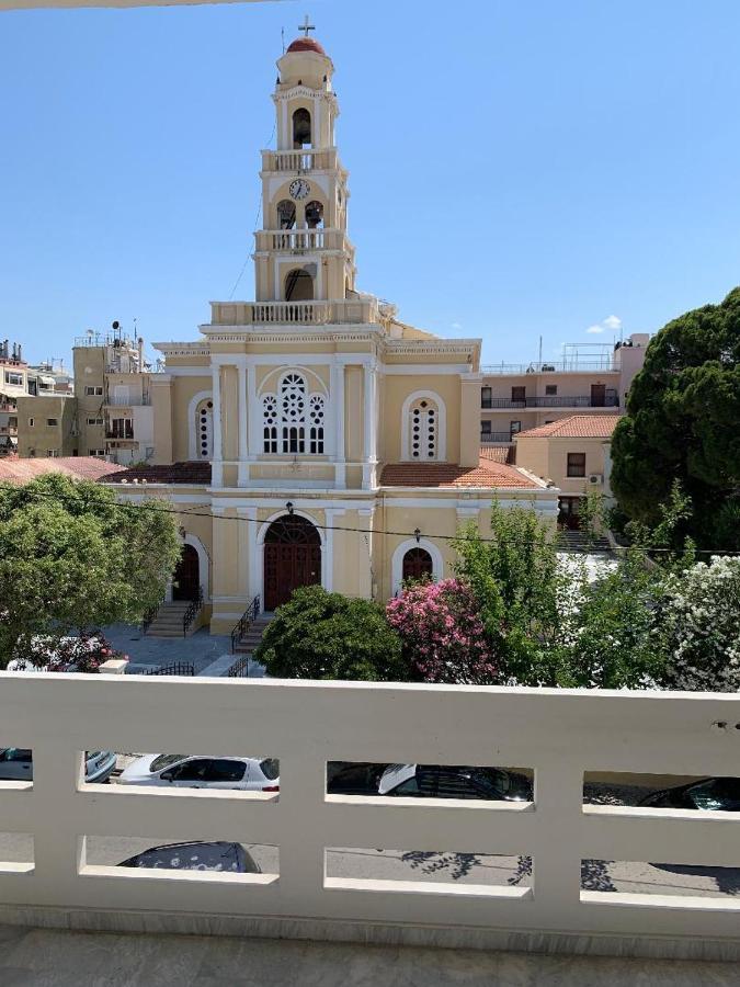 Christina_Apt خانيا المظهر الخارجي الصورة
